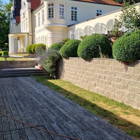 Chateau Radvanov Pension Mlada Vozice Luaran gambar